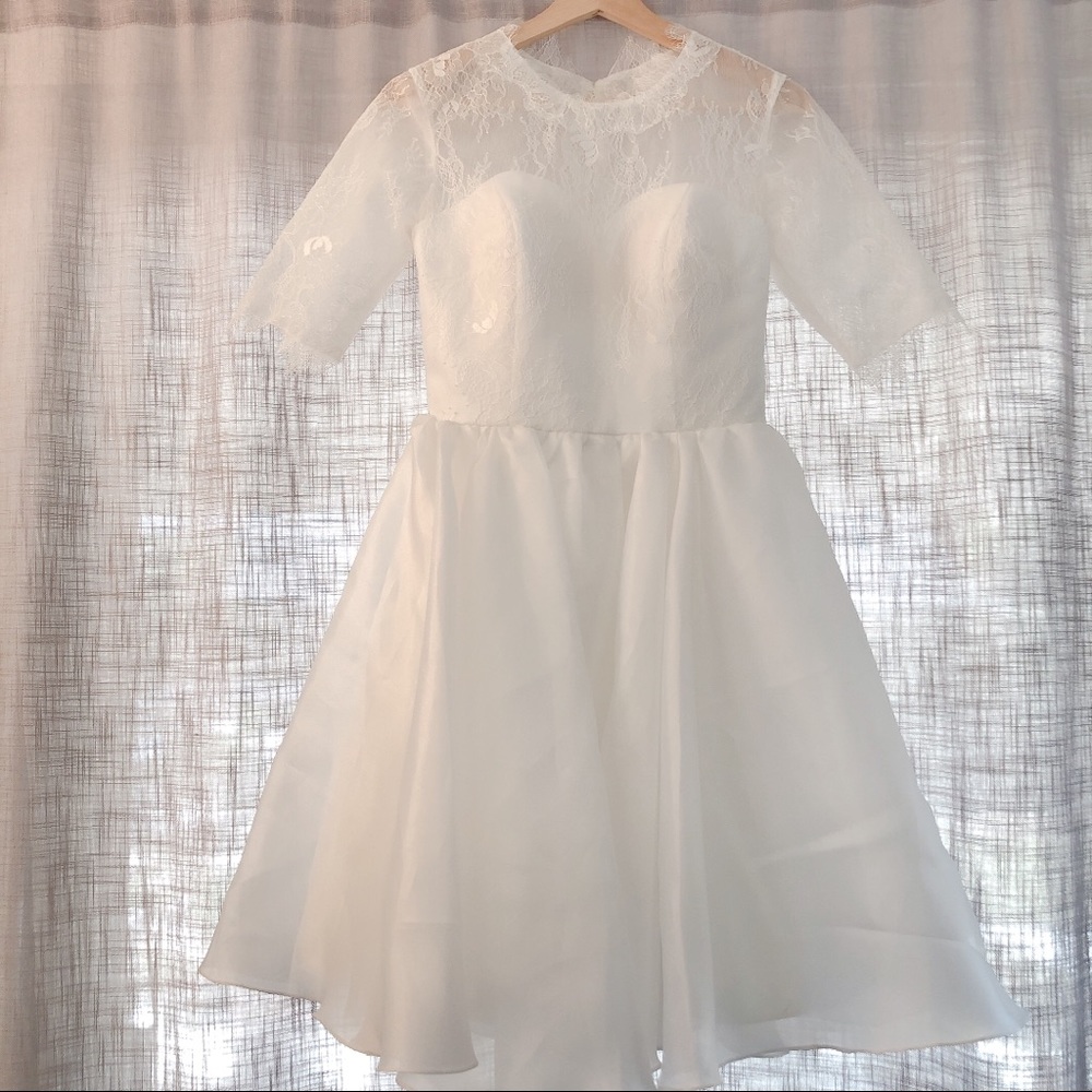 Half Sleeves Lace Knee-Length Beach Wedding Dress